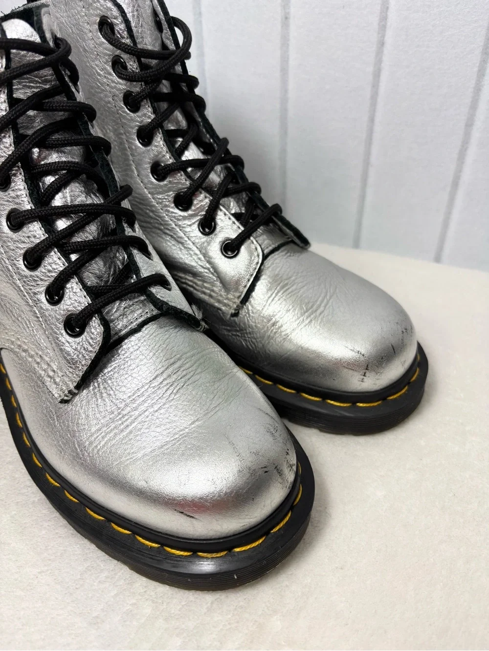 Dr. Martens Metallic Silver Lace-Up Combat Boots Kids‎ size 5